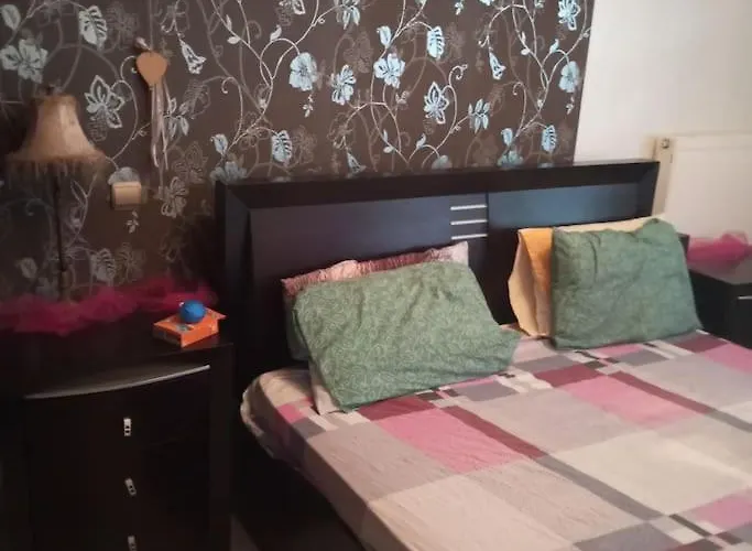 πολυτελης 公寓