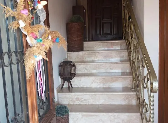 πολυτελης 公寓 *