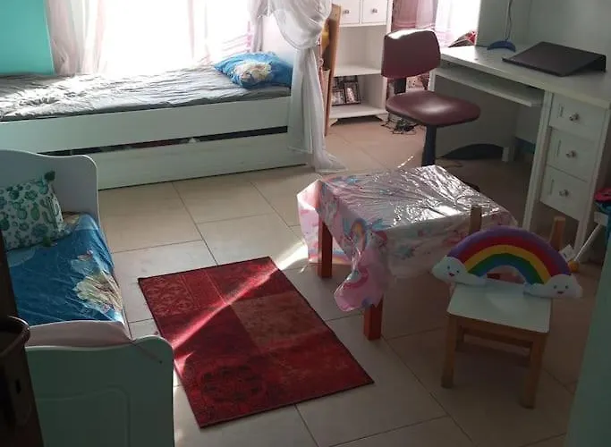 πολυτελης *