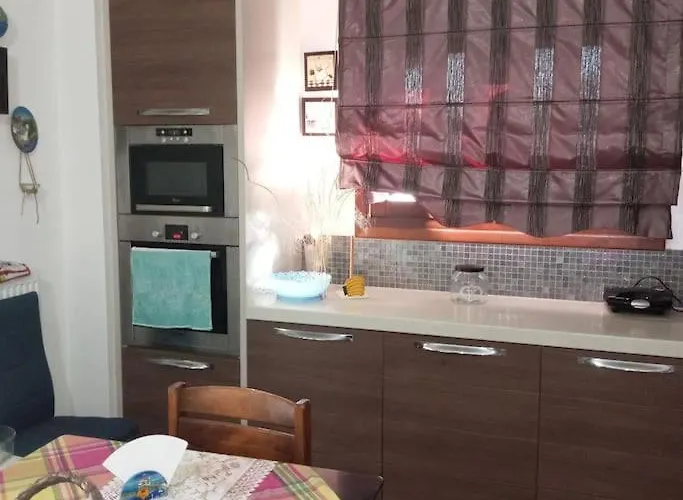 πολυτελης 公寓